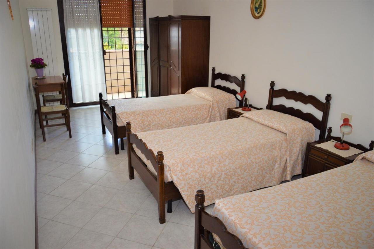 Domus Achille Fosco Hotel Ciampino Luaran gambar
