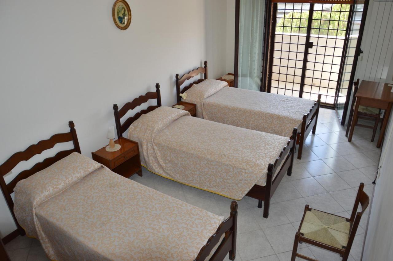Domus Achille Fosco Hotel Ciampino Luaran gambar