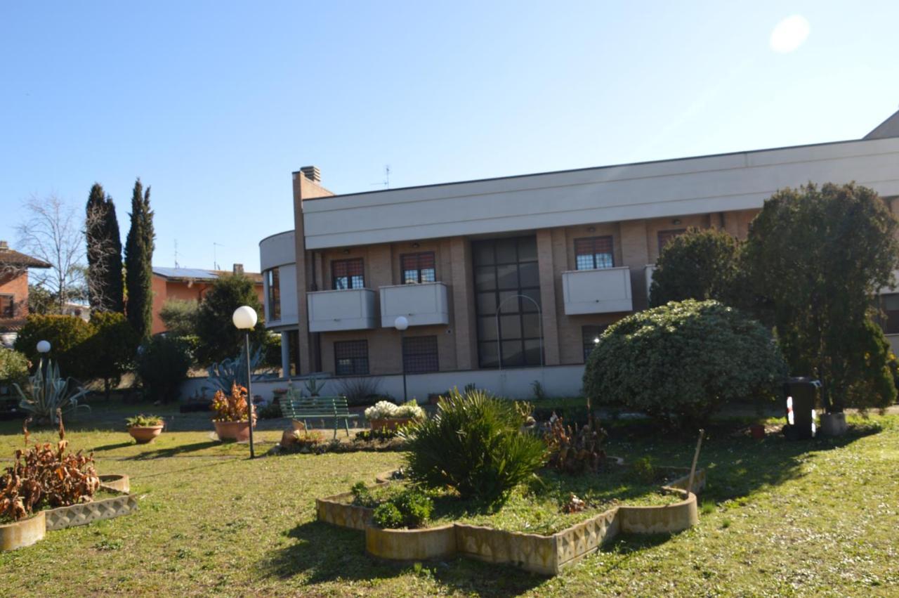 Domus Achille Fosco Hotel Ciampino Luaran gambar
